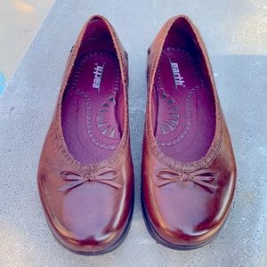 Kalso Earth Shoe Proper basket slipper in Almond leather